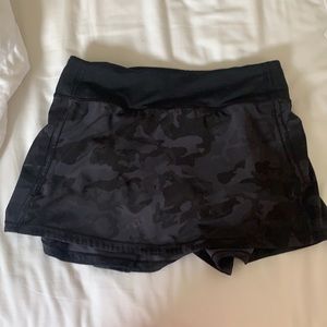 Lululemon pleated skirt size 4 camo